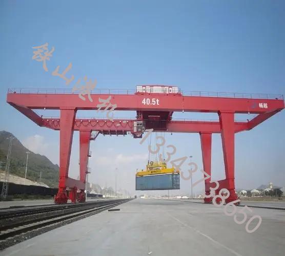 江西景德鎮(zhèn)集裝箱起重機(jī)廠家起重機(jī)適用于港口、碼頭等地方作業(yè)